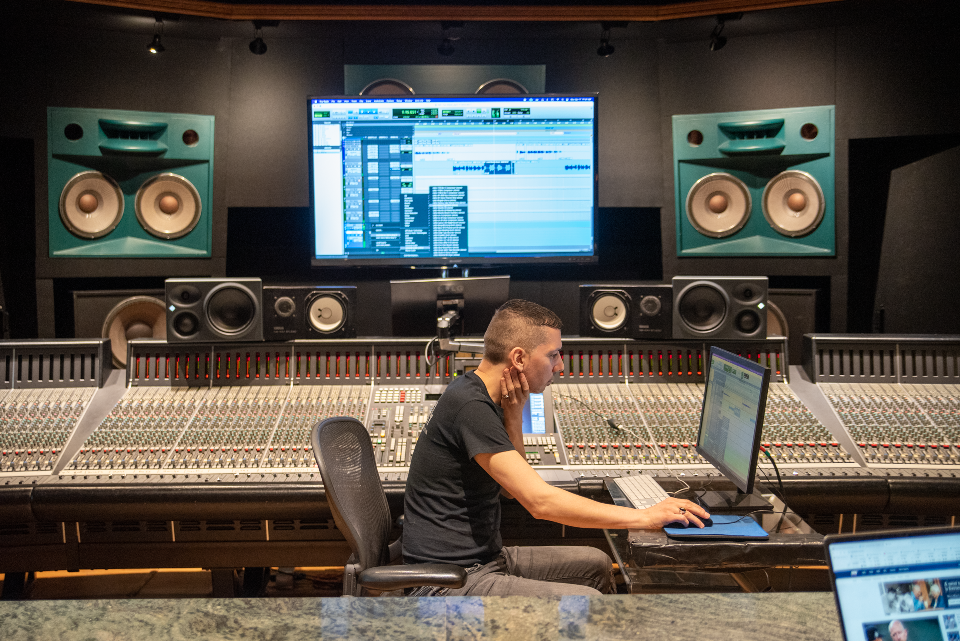 mixing and mastering student in studio 6